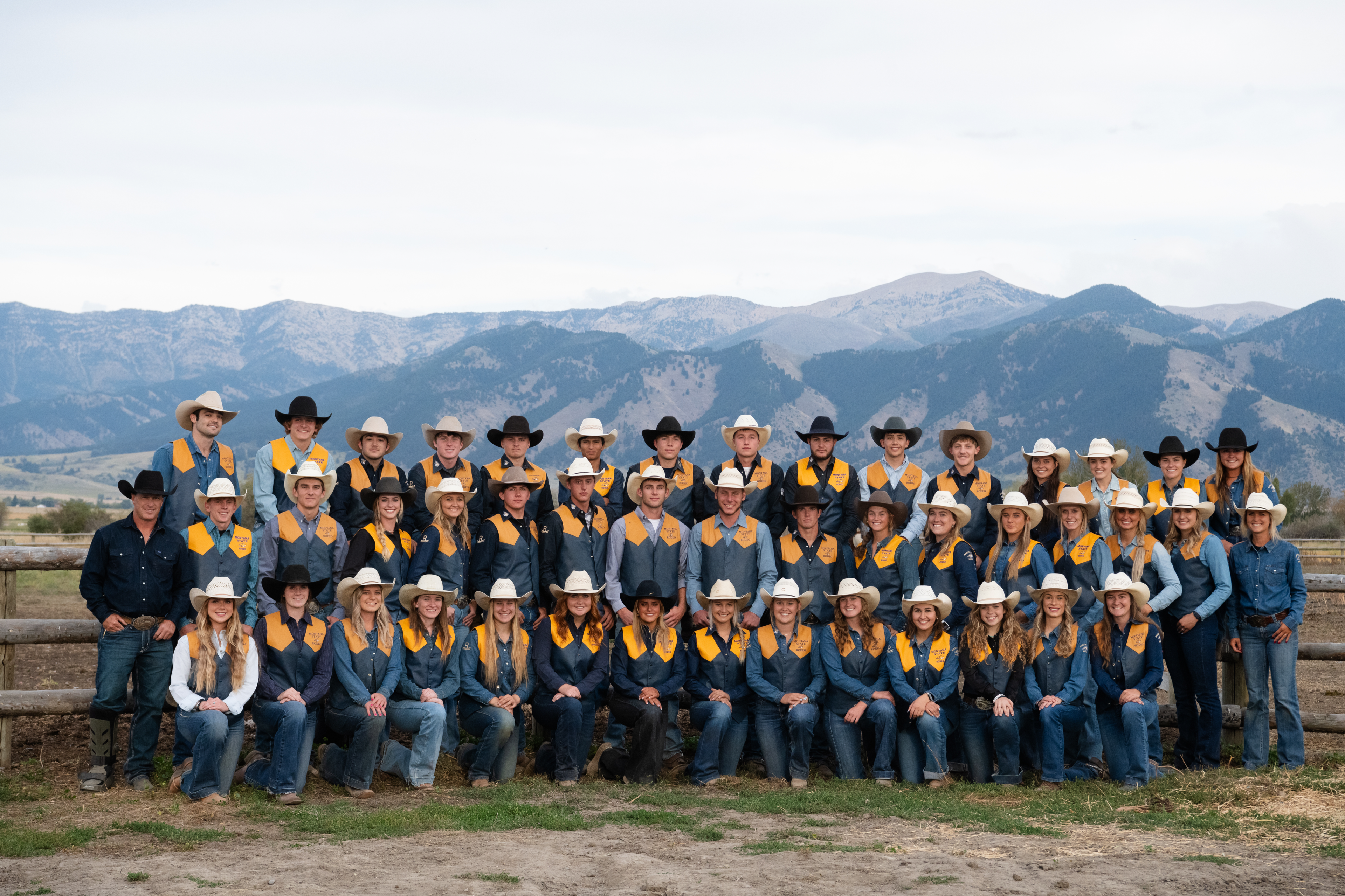 Team picture mens and womens rodeo team 2024